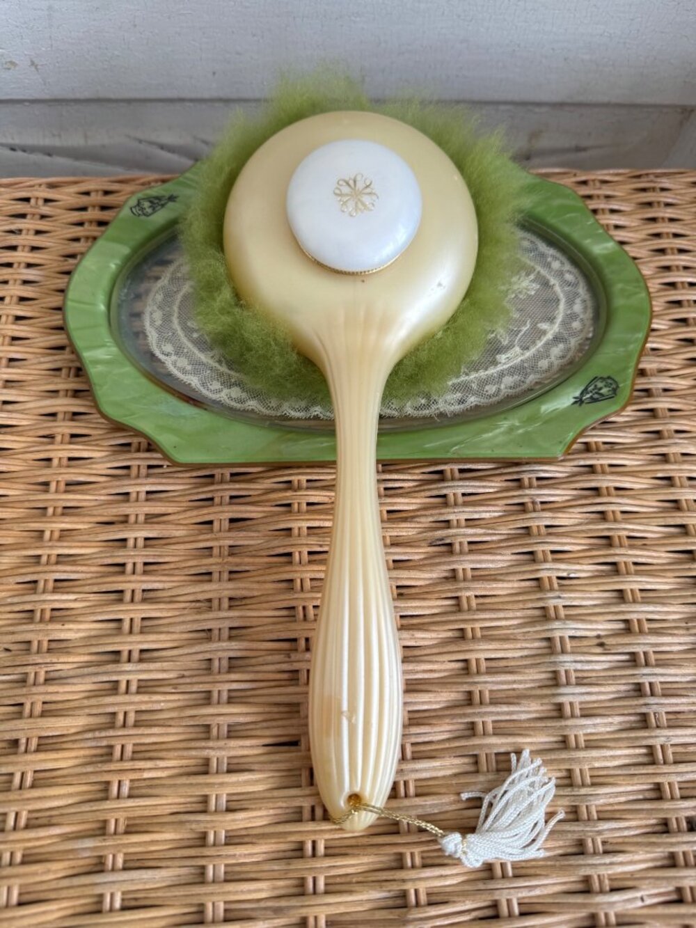 Vintage 60s Avon Green Fluff Puff Talc Powder Wand Dispenser MOD Retro